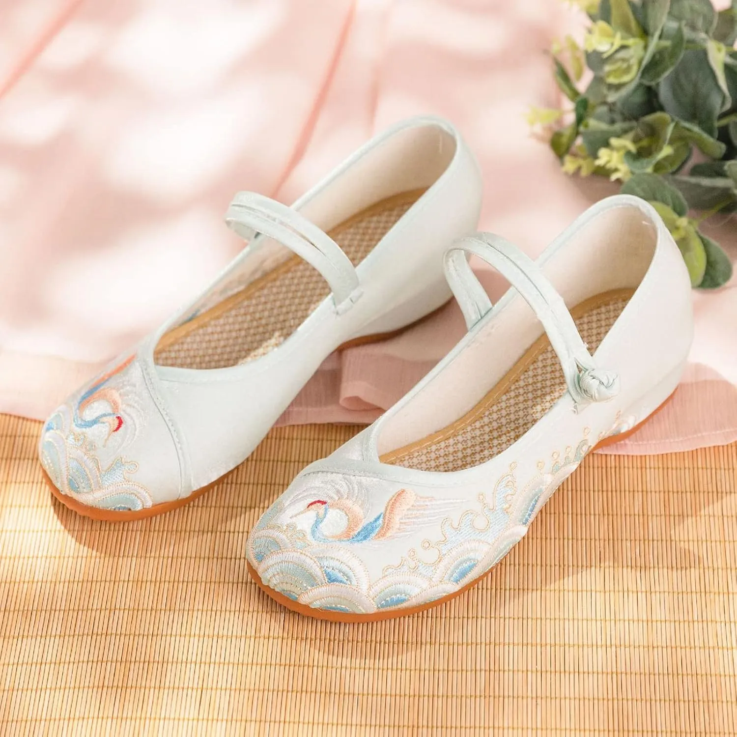 eYLun Chinese Embroidered Shoes for Women Round Toe Mary Jane Shoes Floral Slip On Loafers Comfort Ballet Flats