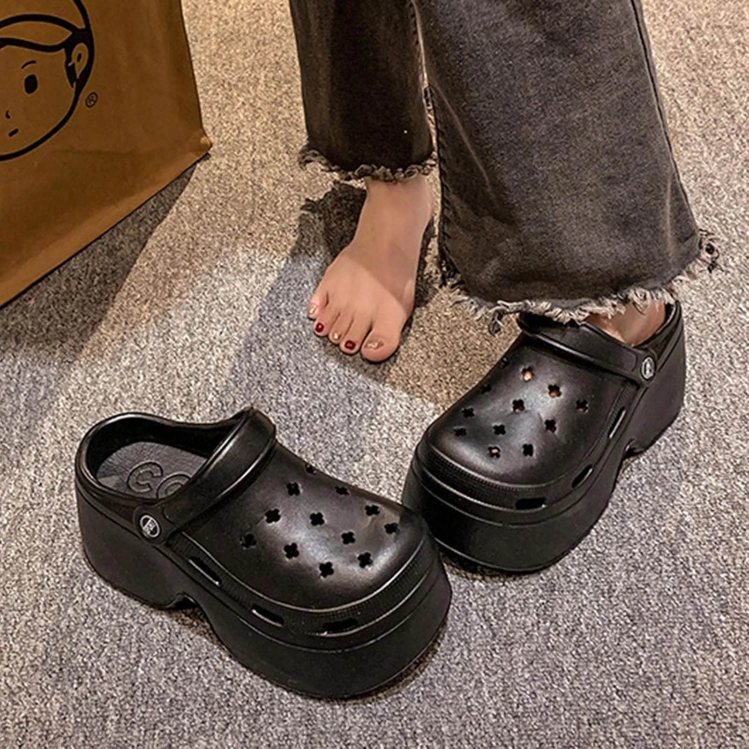 Fashion Women's Platform Clogs Anti Slip Slippers Beach Sandals Gardeners Clogs High Heeled Mule Slippers Gardening Shoes Sandals