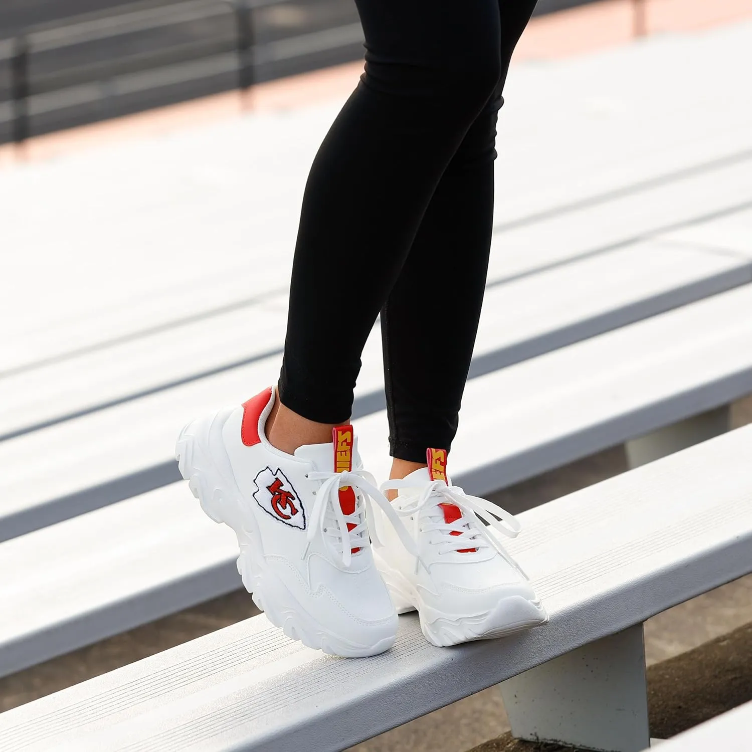 FOCO Womens NFL Team Glitter Big Logo Vintage White Chunky Sneakers