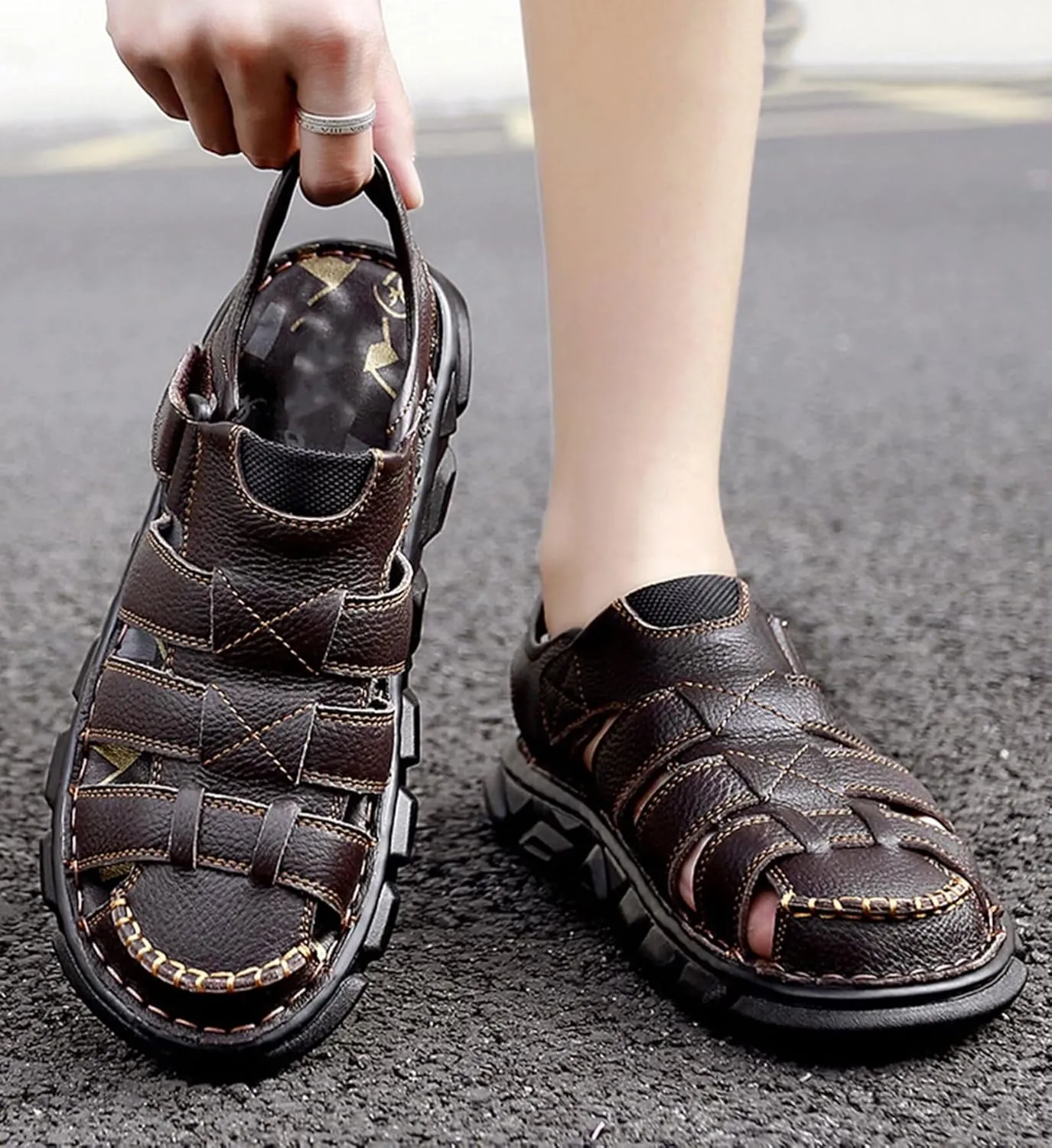 HNVAVQ Men Closed Toe Walking Sandals Leather Sports Outdoor Sandals Summer Holidays Beach Fisherman Sandals Waterproof