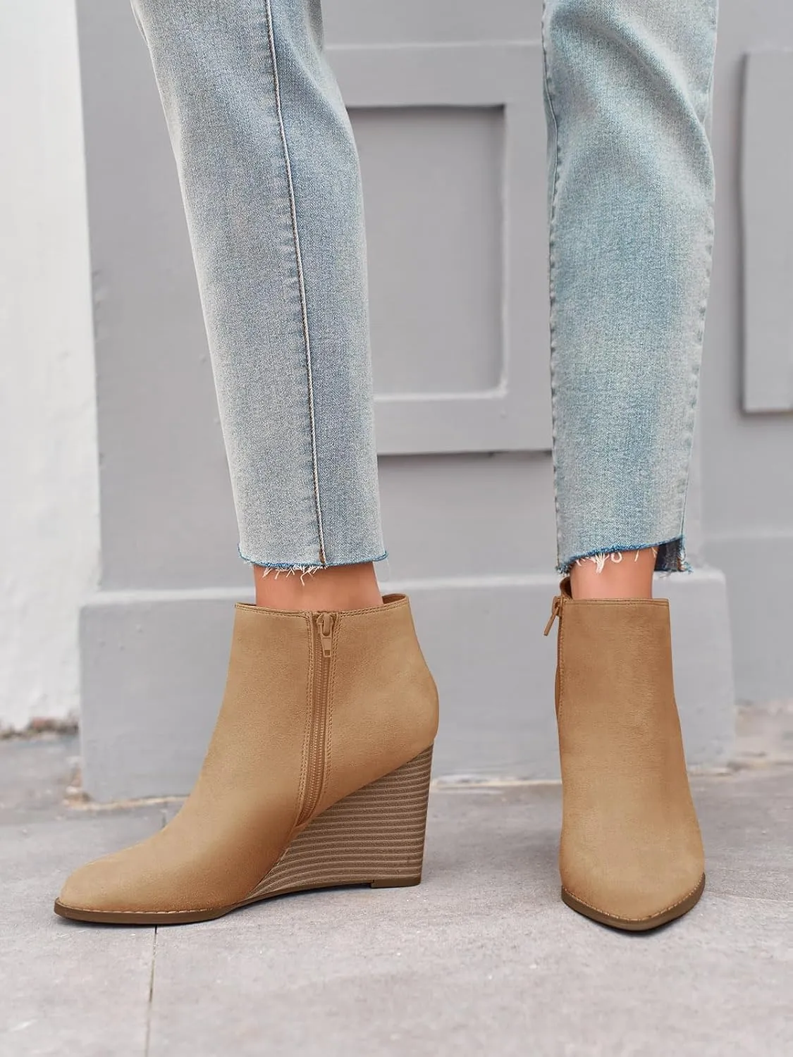 LAICIGO Womens V Cut Wedge Ankle Booties Zip-up Closed Toe Stacked Heel Faux Suede Winter Boots