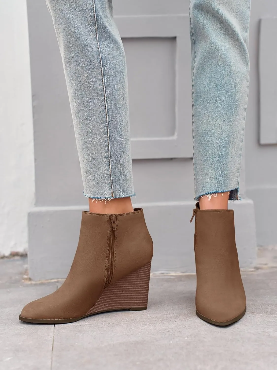 LAICIGO Womens V Cut Wedge Ankle Booties Zip-up Closed Toe Stacked Heel Faux Suede Winter Boots