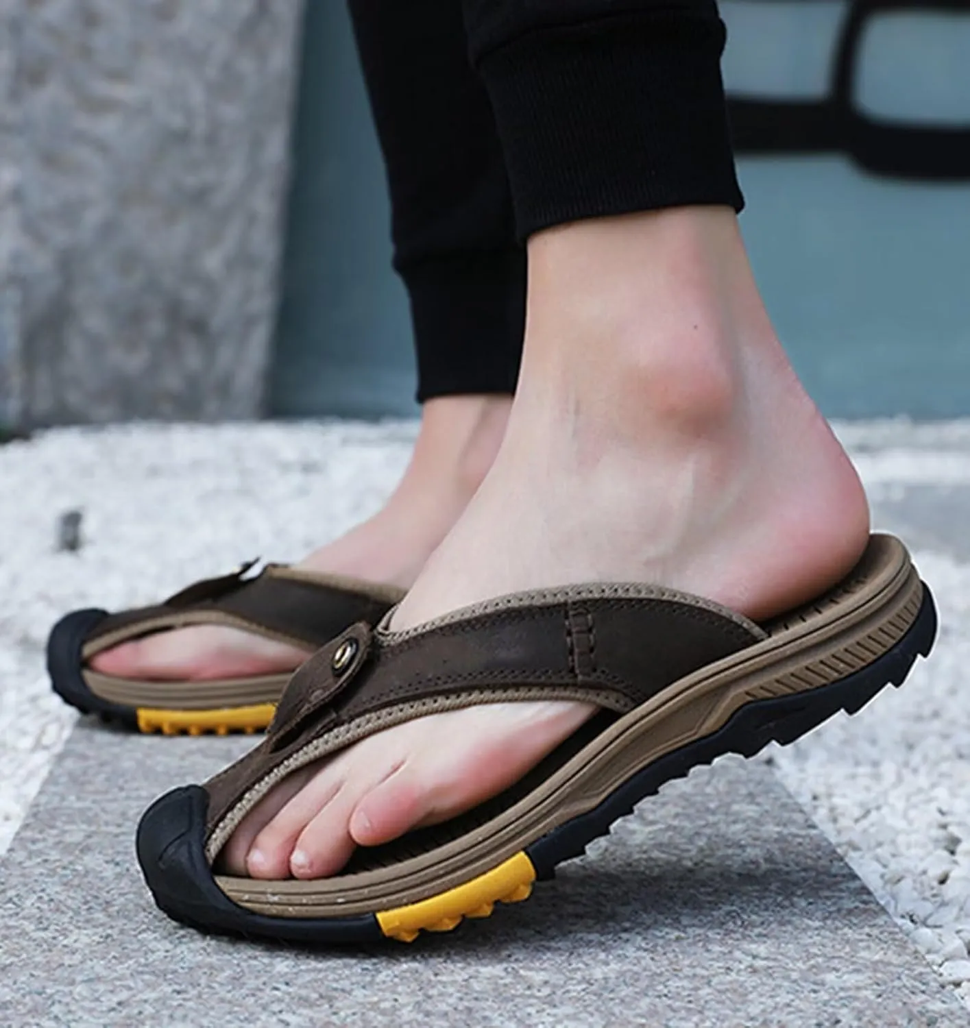 Leather Flip Flops Mens Summer Casual Beach Sandals Non Slip Closed Toe Walking Hiking Sandals Beach Slipper