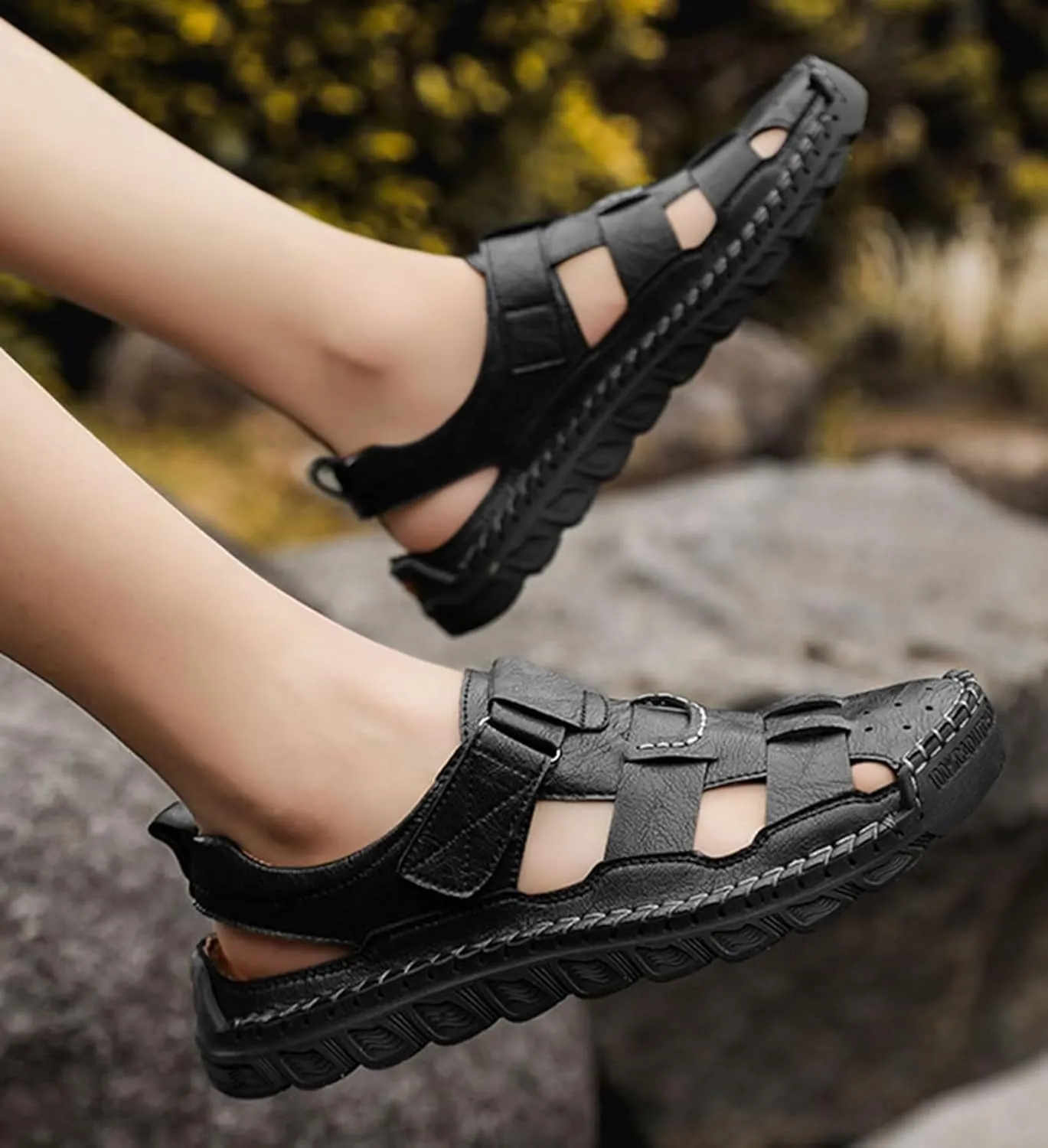 Men's Leather Sandals Beach Hiking Sandals Summer Comfortable Trekking Shoes Outdoor Closed Toe Sandals Walking Sandals