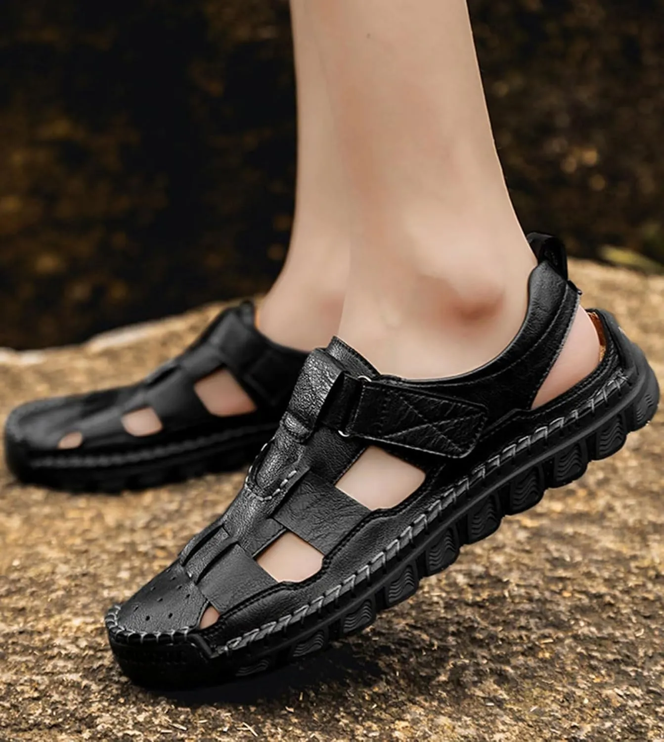 Men's Leather Sandals Beach Hiking Sandals Summer Comfortable Trekking Shoes Outdoor Closed Toe Sandals Walking Sandals