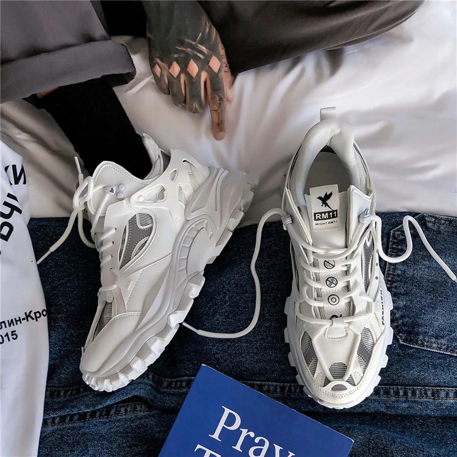 Men's Thick Bottom Sneakers Fashion Lace Up High Top Casual Shoes Comfortable Walking Jogging Tennis Shoes Outdoor Non-Slip Training Running Shoes