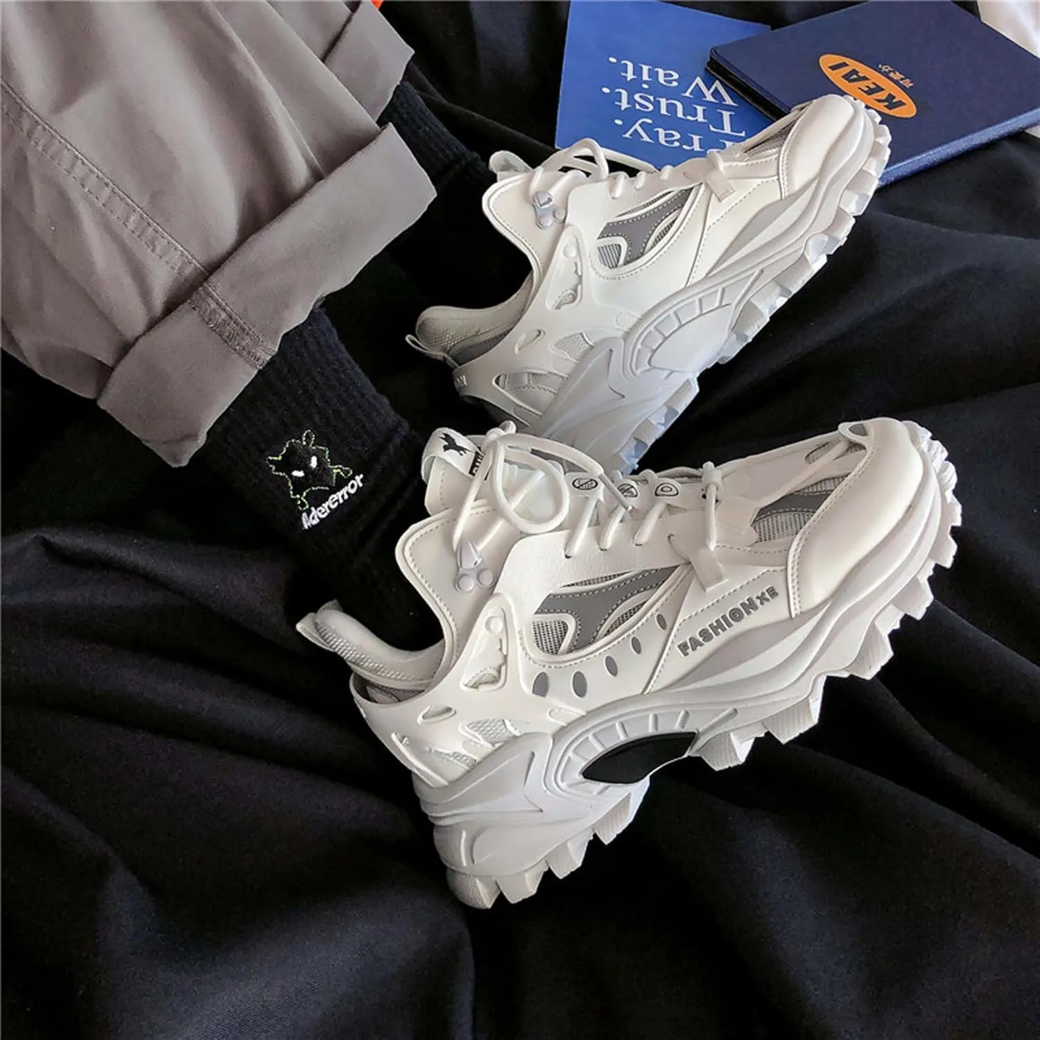Men's Thick Bottom Sneakers Fashion Lace Up High Top Casual Shoes Comfortable Walking Jogging Tennis Shoes Outdoor Non-Slip Training Running Shoes