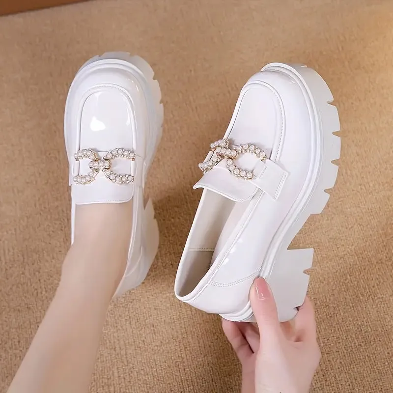 Pearl Chain Glossy Loafers™