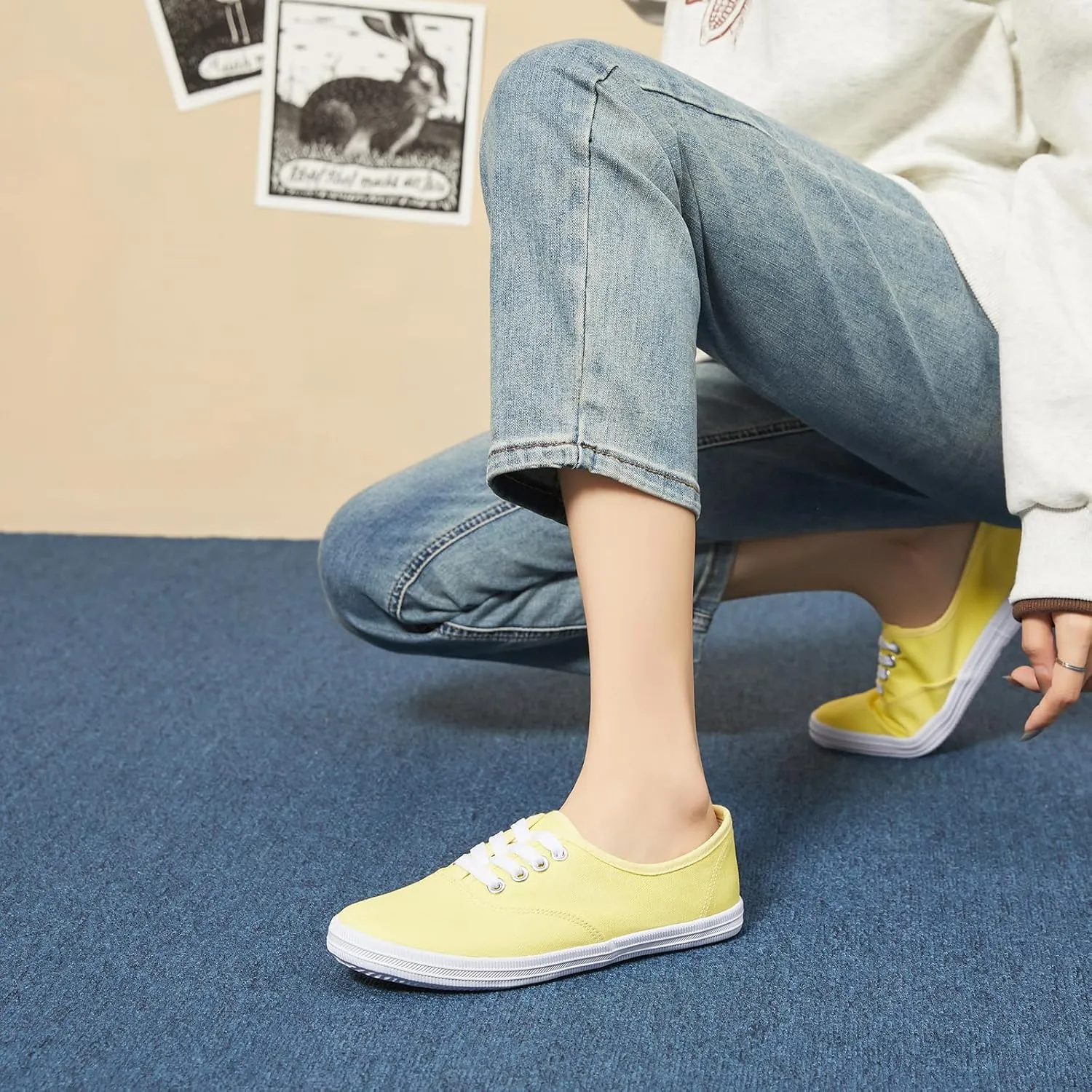 TUOPIN Womens White Canvas Sneakers Low Top Lace-up Canvas Shoes Lightweight Casual Tennis Shoes