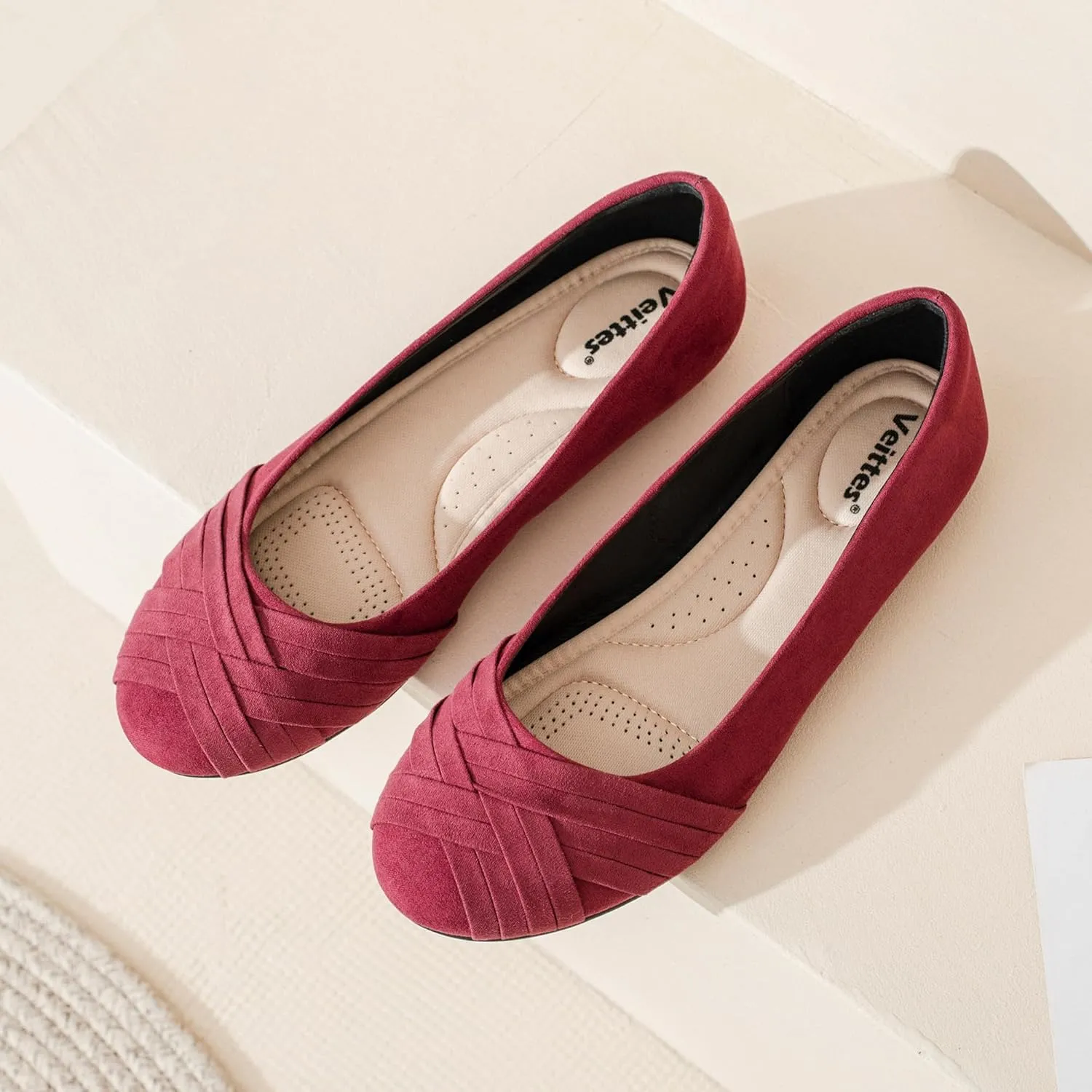 Veittes Women's Wide Width Flat Shoes, Comfortable Casual Round Toe Classy Design Ballet Flats.