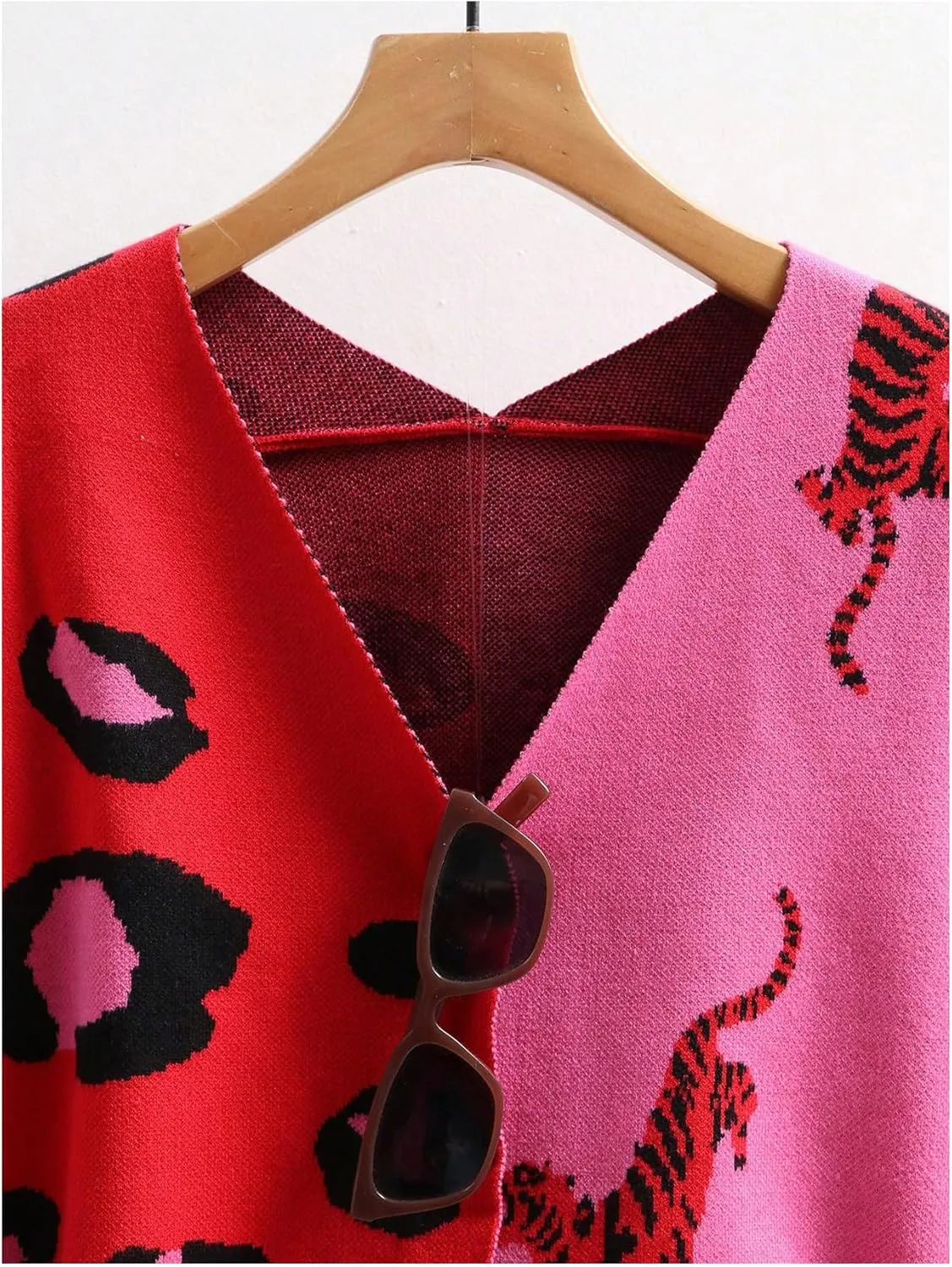 WDIRARA Women's Leopard Tiger Print Cardigan V Neck Long Sleeve Color Block Button Down Sweater Outwear