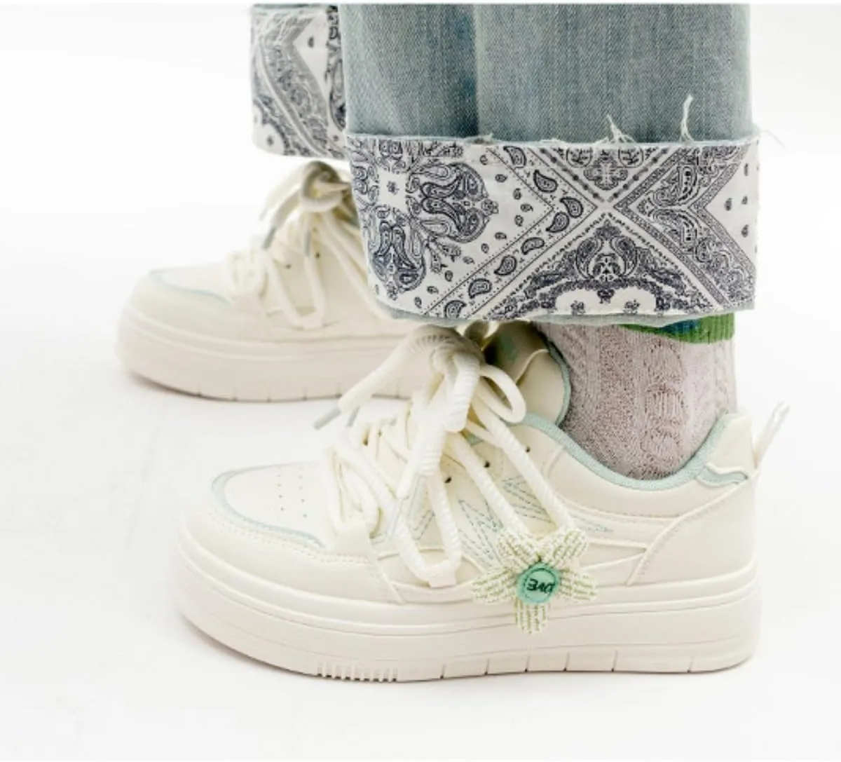 Women's Chunky Platform Sneakers with Knitted Flower Charm Girl's Preppy Sport Walking Skate Shoes Lace Up for Students